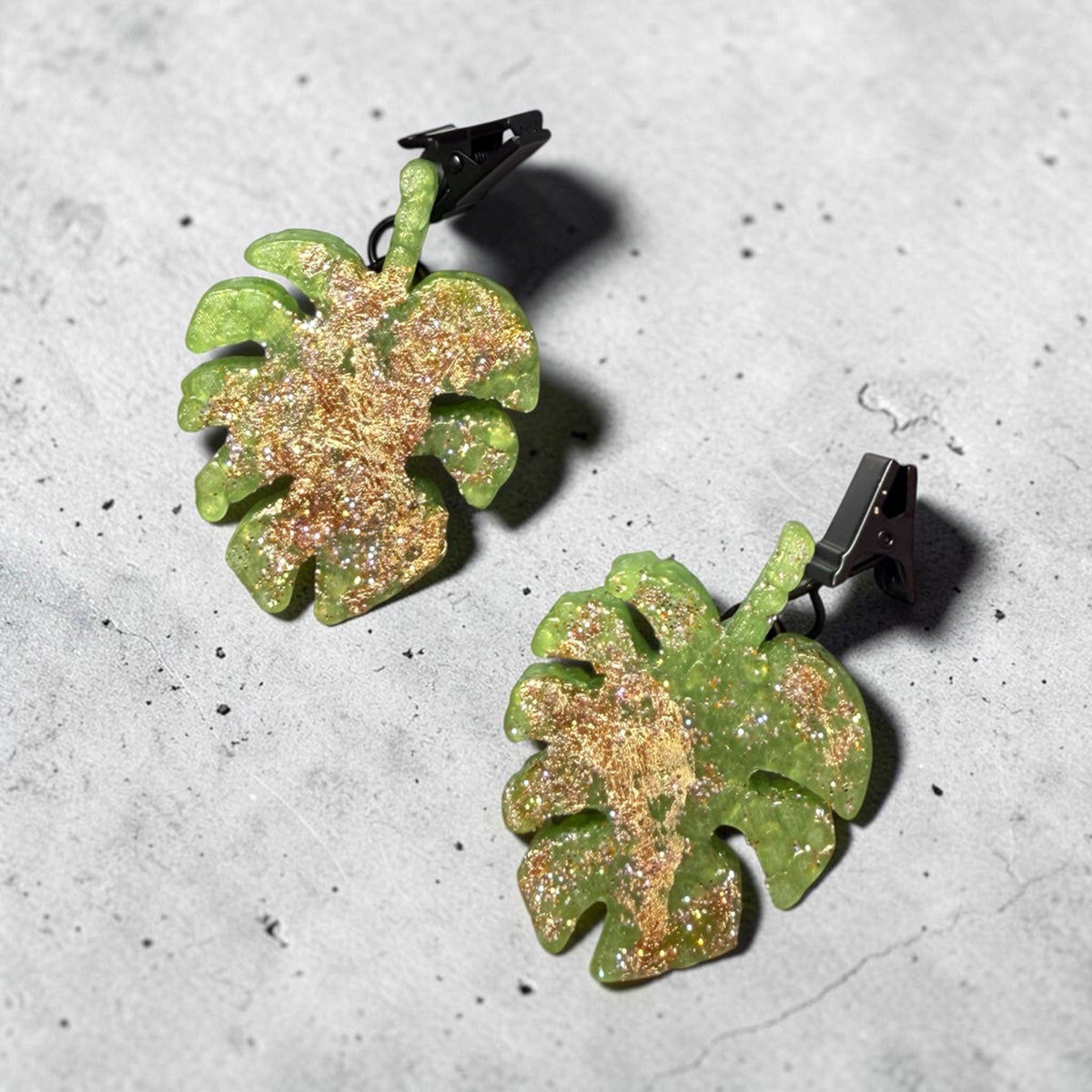 Gold Flaked Leaves Vent Clip 2pack